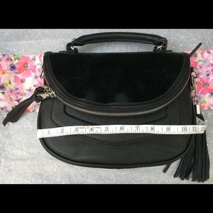 Steve Madden guitar strap black